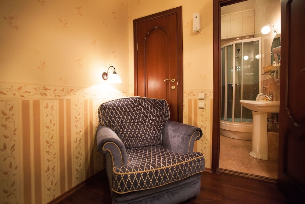 Economy Double Room, No Windows photo 1