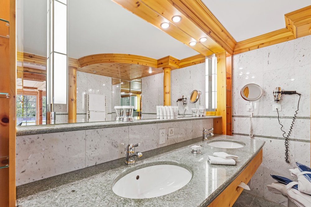 Superior Suite, 1 Bedroom (Classic) - Photo 4