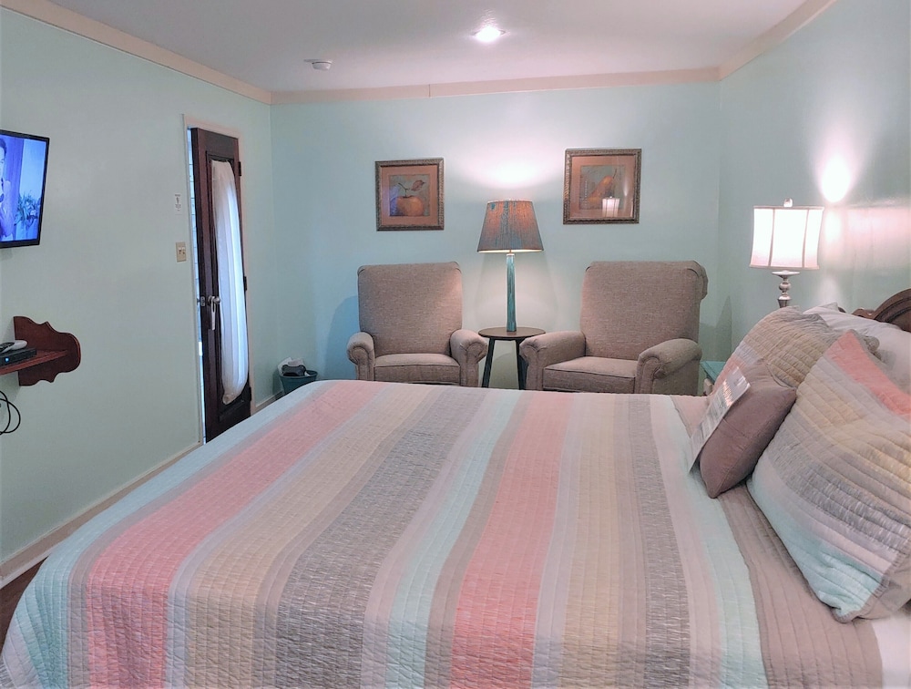 The McKinley Edwards Room (Pet Friendly) photo 1