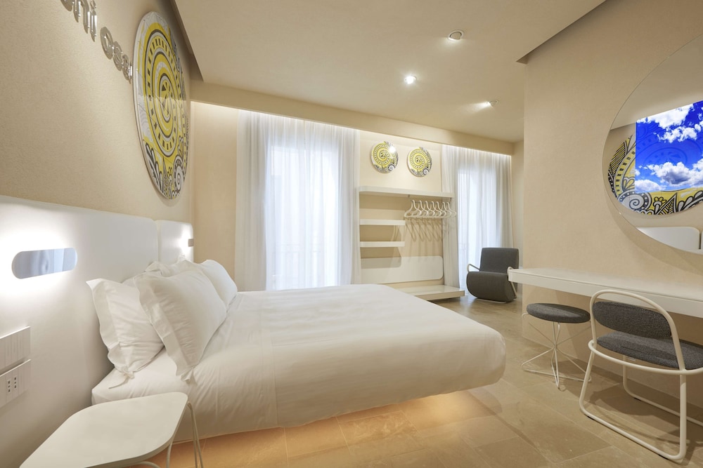 Deluxe Double Room - Photo 7