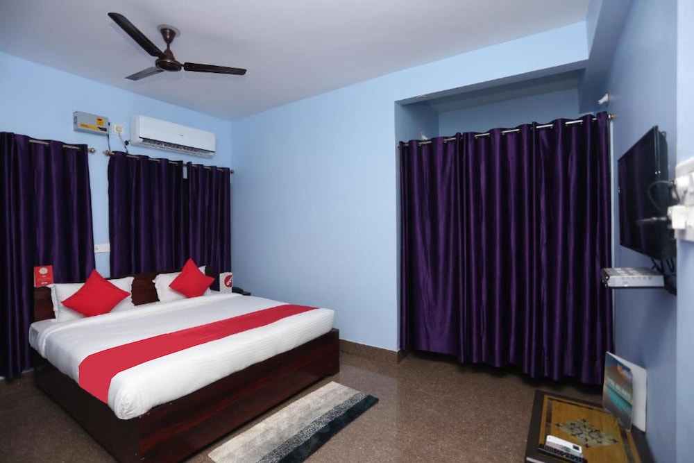 Deluxe Double Room, Multiple Beds, City View