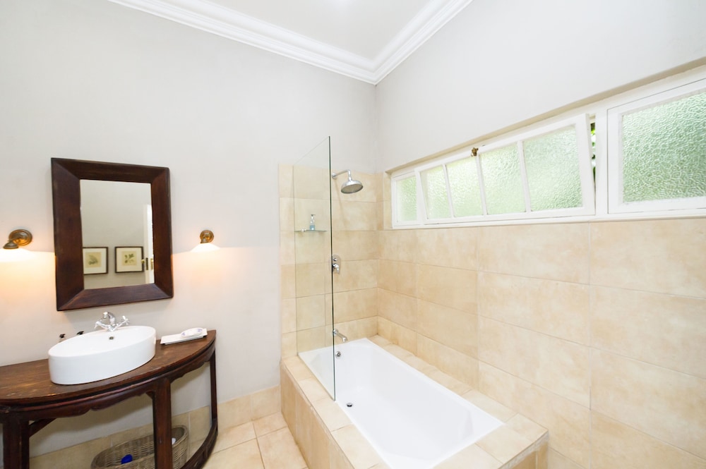 Luxury Room - Photo 11