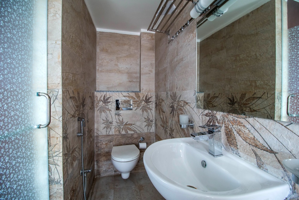 Deluxe Double Room, Ensuite, City View