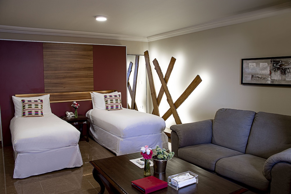 Superior Twin Room, Non Smoking, City View photo 3