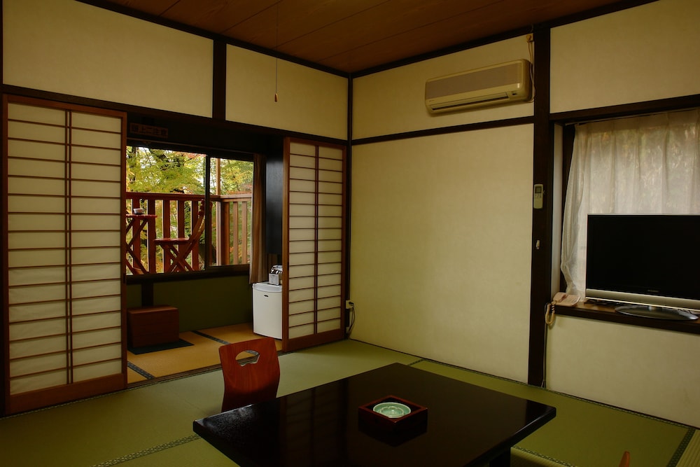 Standard Japanese-Style Room - Photo 2