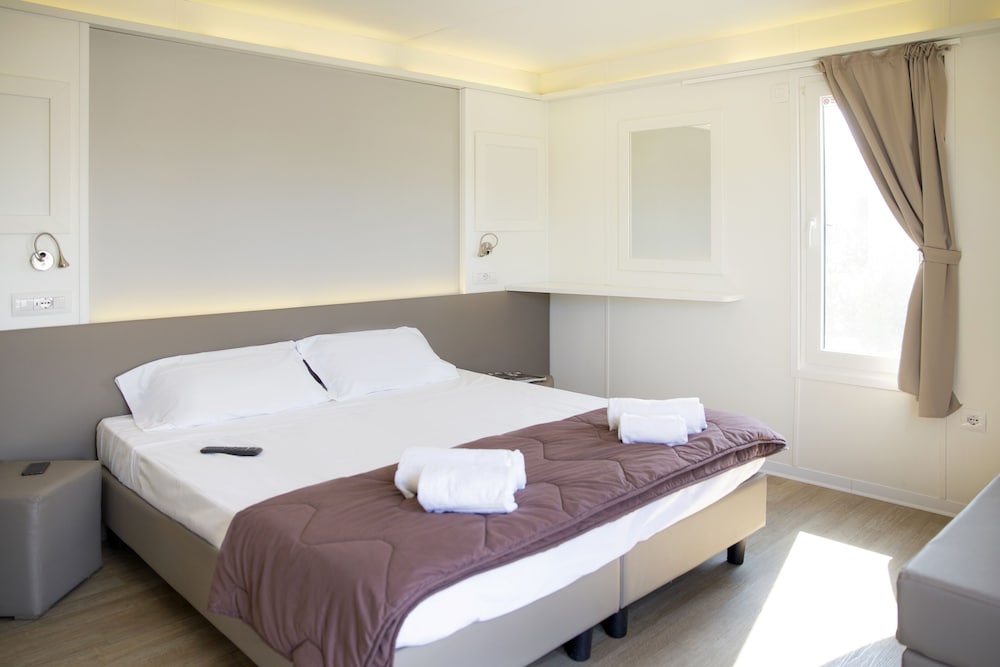 Deluxe Bungalow, 1 Bedroom - Photo 3
