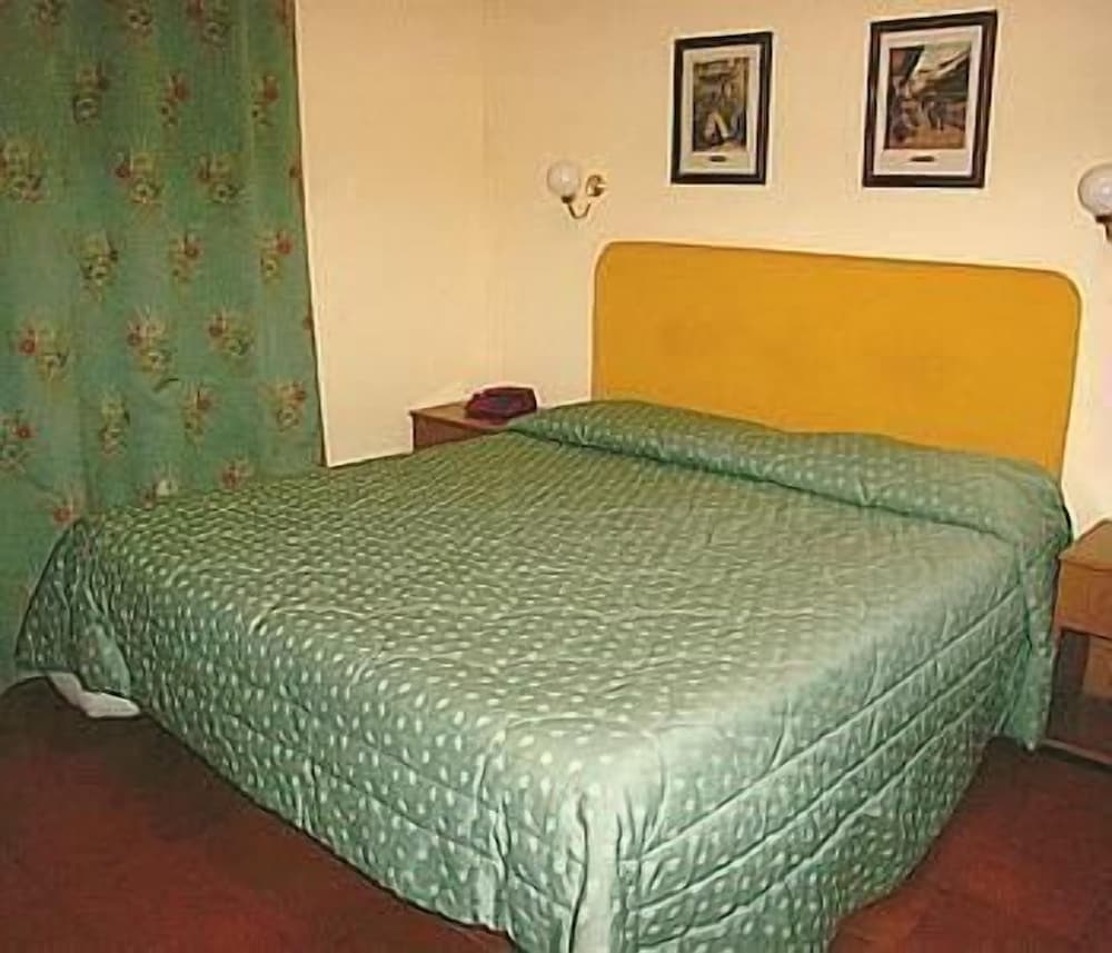Quadruple Room - Photo 3