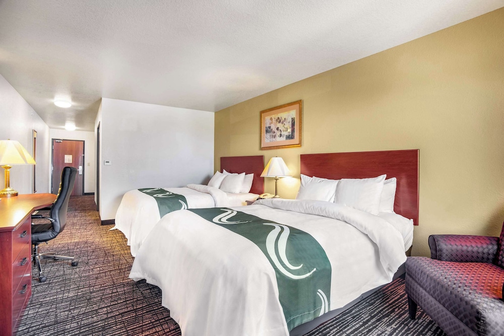 Room, 2 Queen Beds, Accessible, Non Smoking - Photo 1