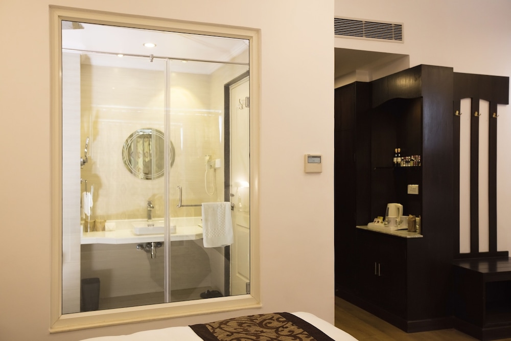 Deluxe Room, 1 Bedroom, Non Smoking photo 3