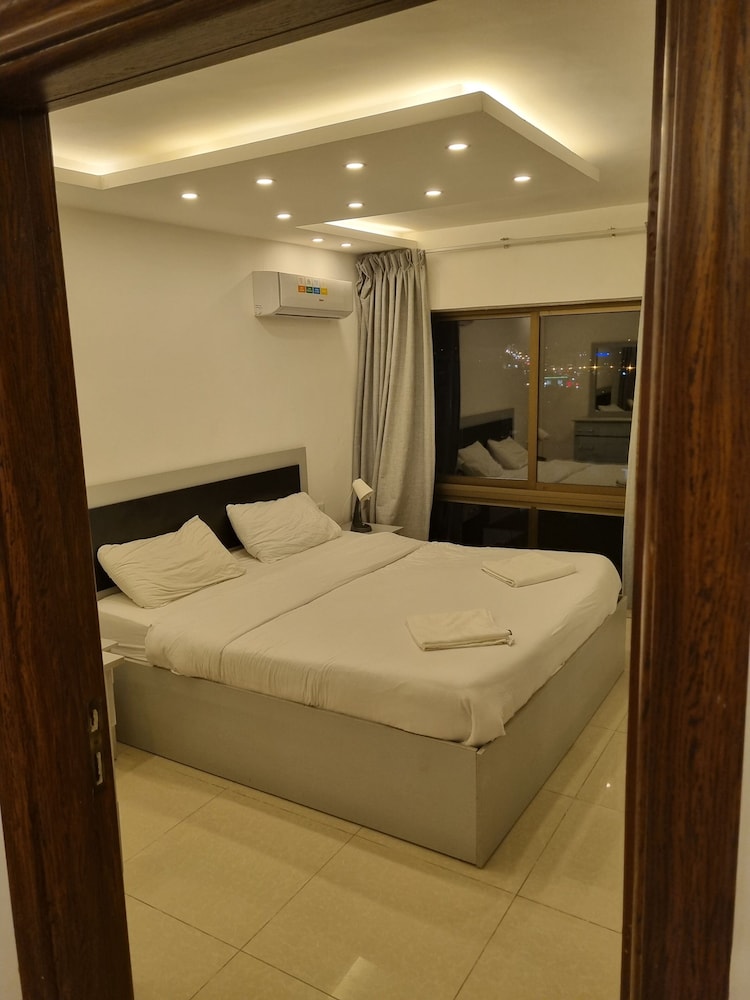 Apartment, 2 Bedrooms, Accessible, Smoking