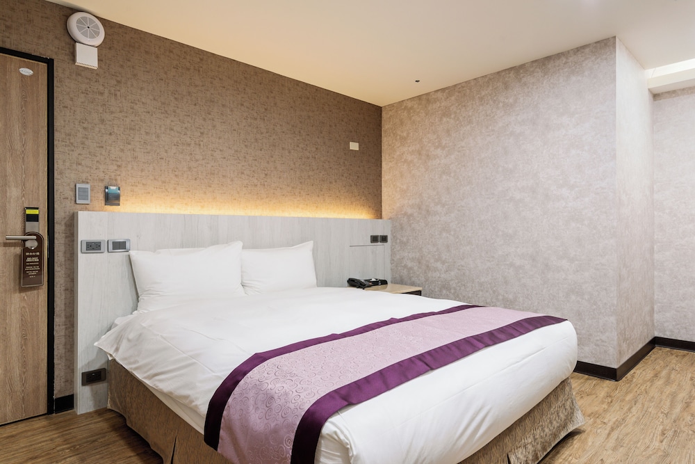 Standard Double Room - Photo 3