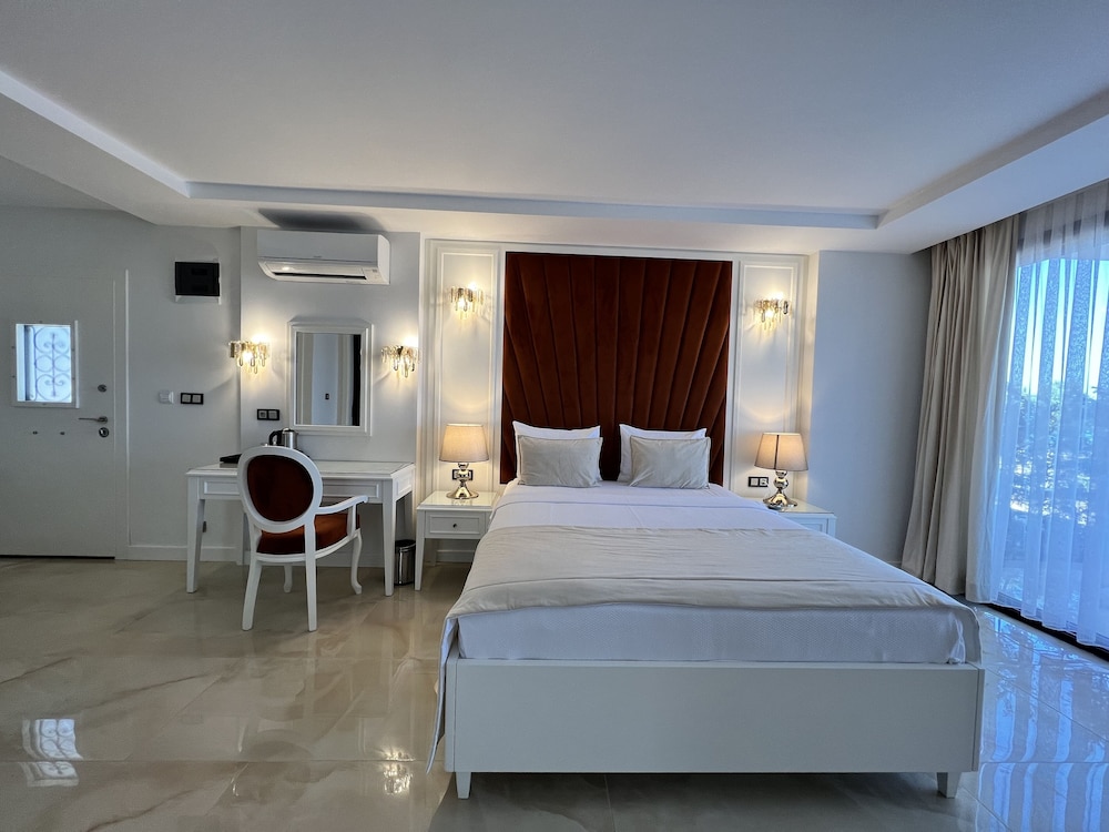 Business Room, Private Pool, Sea View
