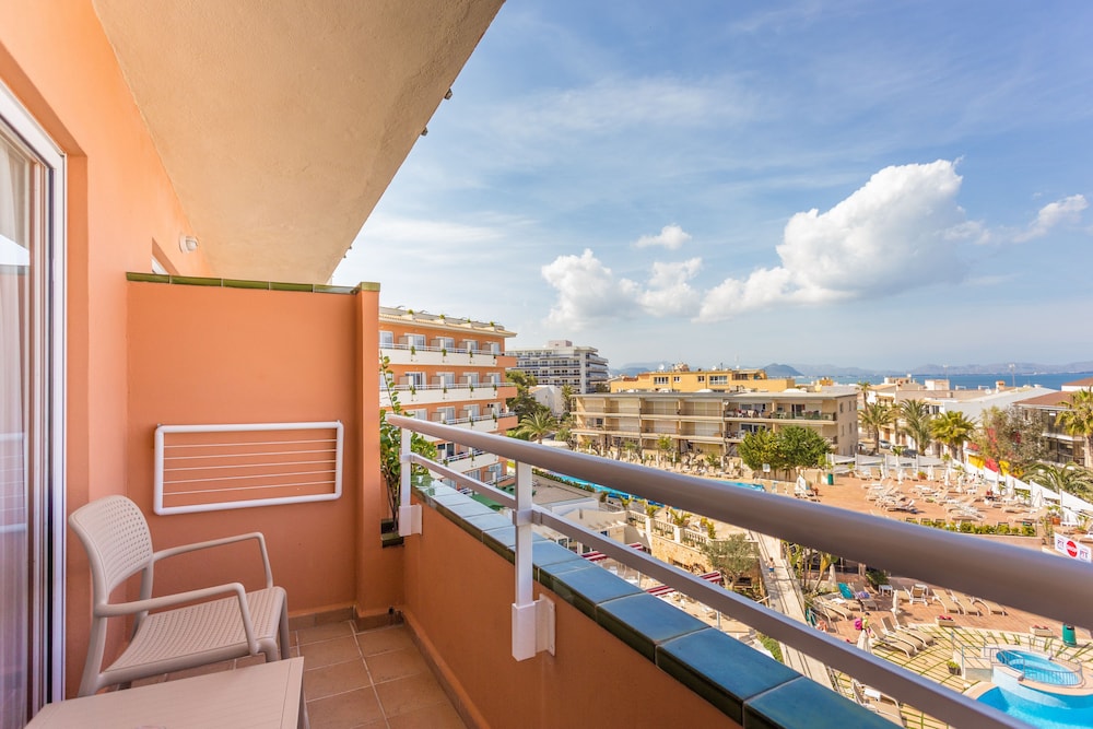 Double Room, Balcony, Pool View - Photo 4