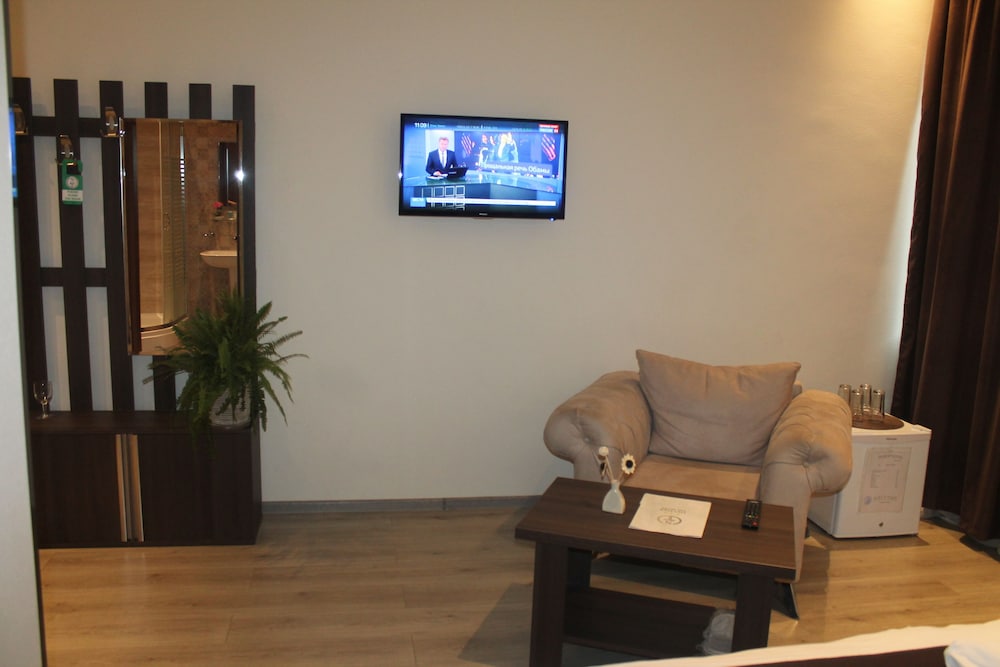 Family Room photo 1