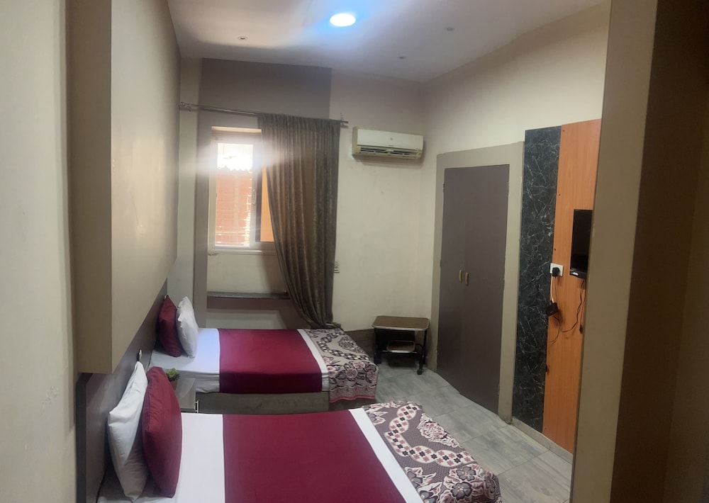 Standard Double Room - Photo 13