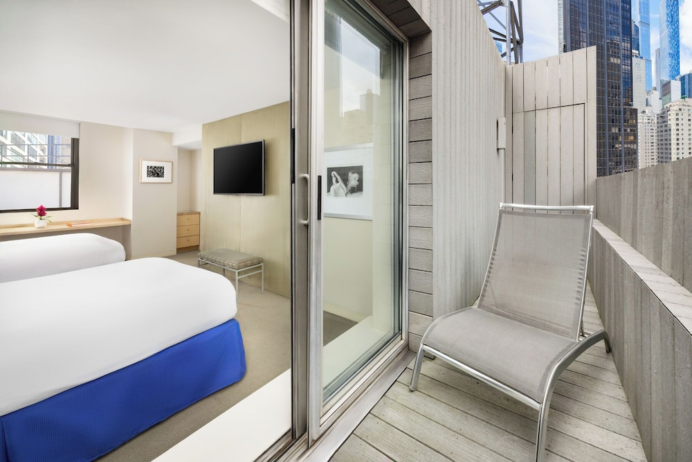 Deluxe Room, 1 King Bed, Terrace