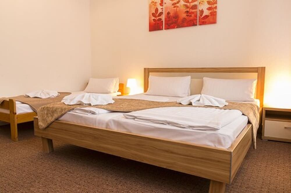 Economy Double Room photo 3