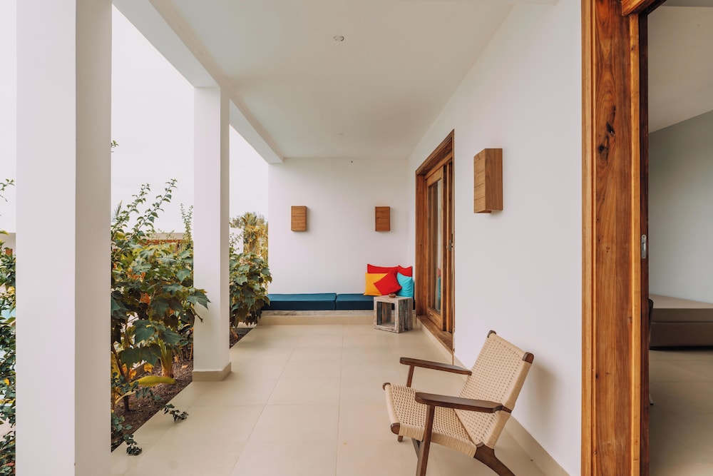 Deluxe Room, Pool View