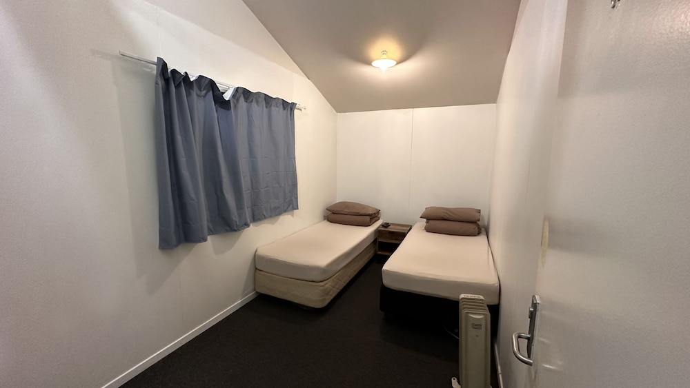 Basic Twin Room photo 1