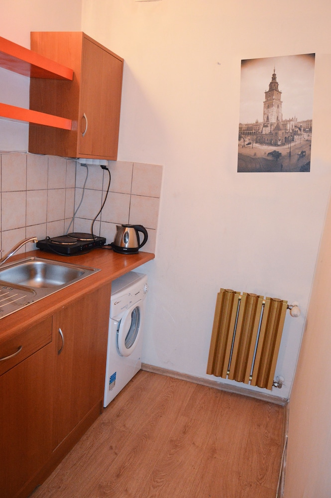 Studio, 2 Bedrooms, Mezzanine photo 3