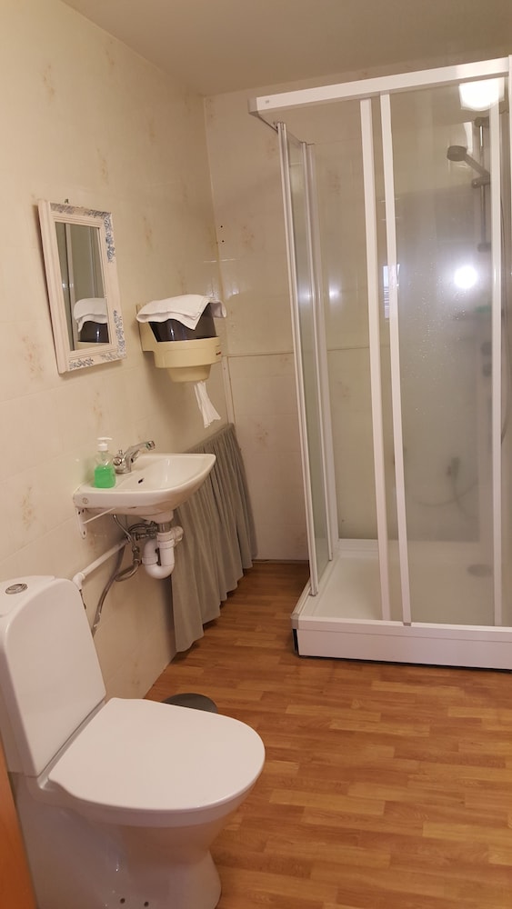 Standard Double or Twin Room, Shared Bathroom photo 2