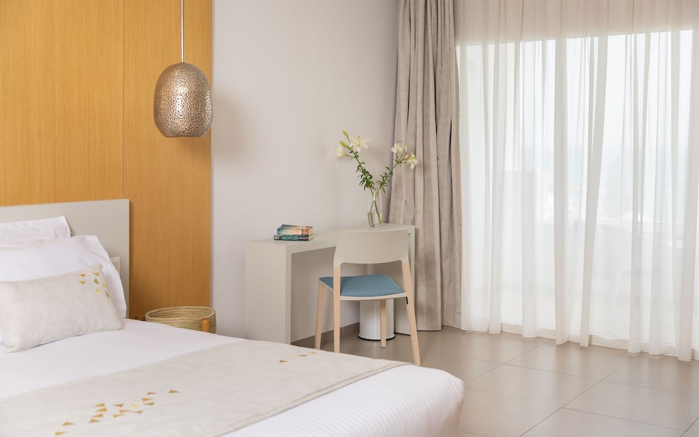 Premium Single Room, Garden View