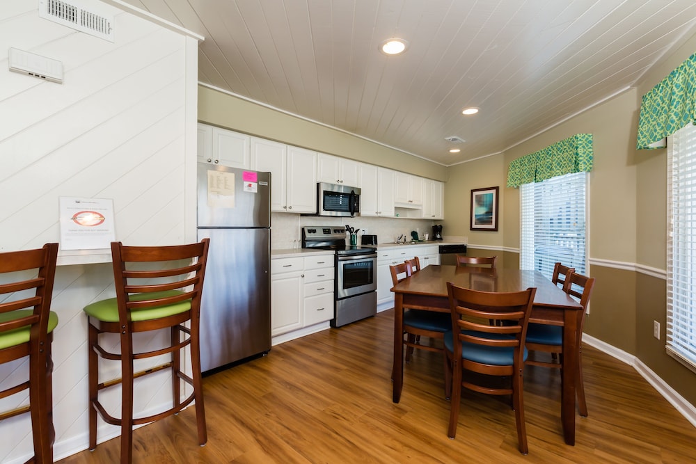 Condo, 3 Bedrooms - Photo 16