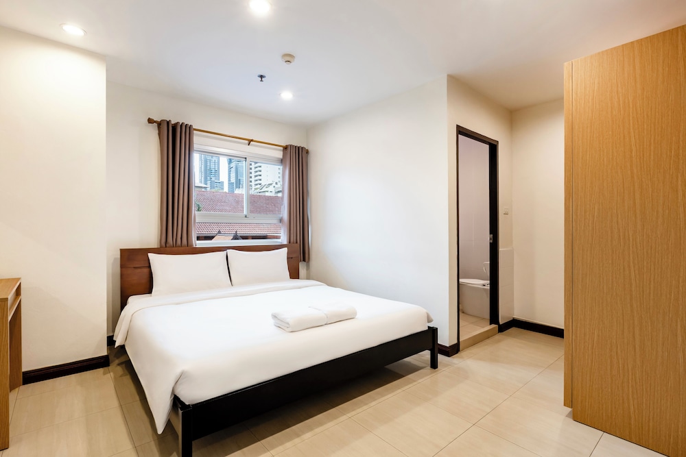 Family Apartment, 3 Bedrooms, City View photo 3