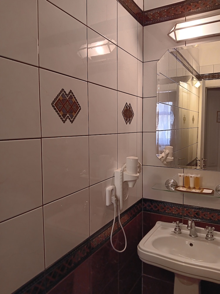 Gallery Double or Twin Room, City View photo 1