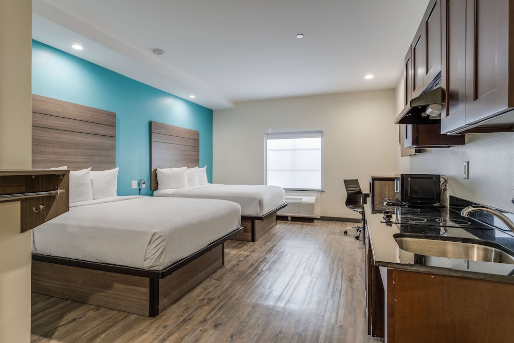 Room, 2 Queen Beds, Non Smoking, Kitchenette - Photo 1