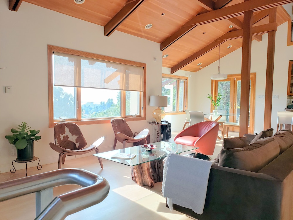 Exclusive House photo 1