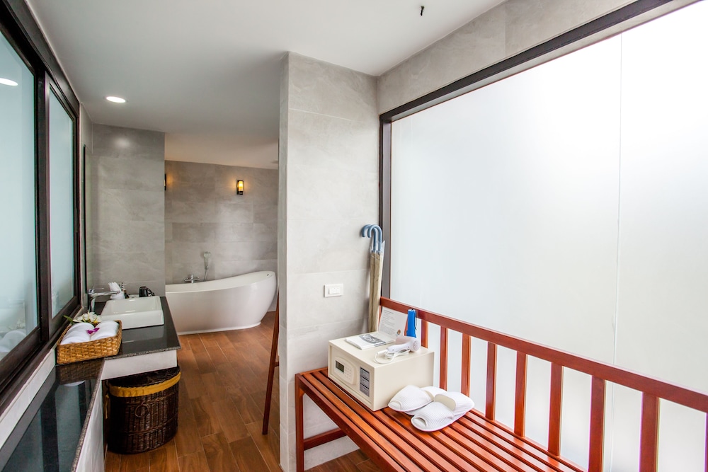 Grand Villa with Private Pool photo 3
