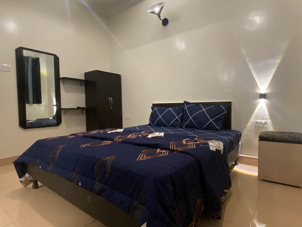 Deluxe Room, 1 Bedroom, Smoking photo 1