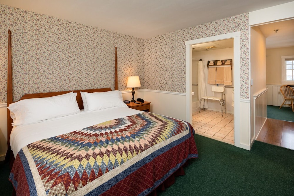 King Suite Accessible - Not Pet Friendly - Photo 1