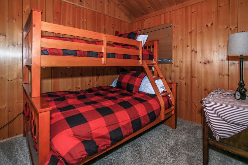 House, Multiple Beds, Patio, Mountain View