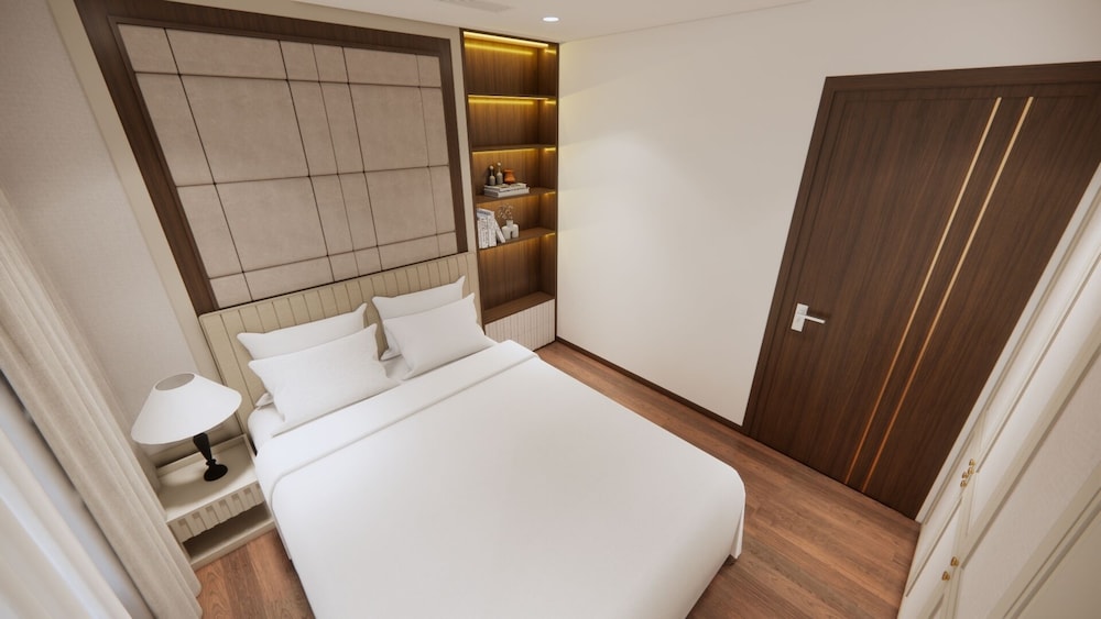 Grand Studio Suite, 3 Bedrooms