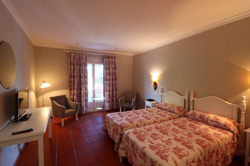 Single Room, 2 Twin Beds