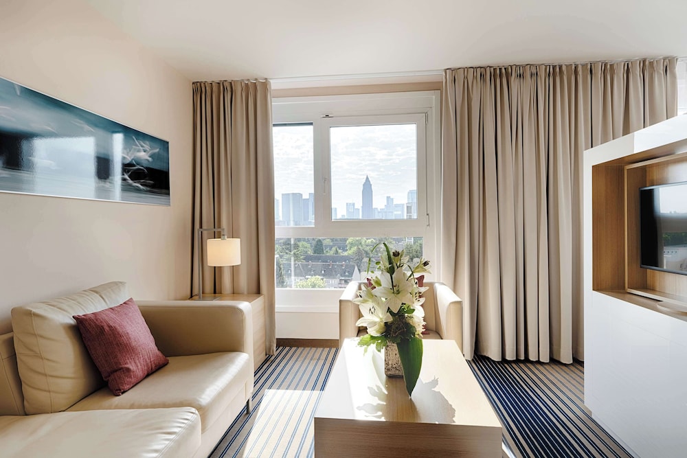 Junior Suite, 2 Twin Beds, Refrigerator