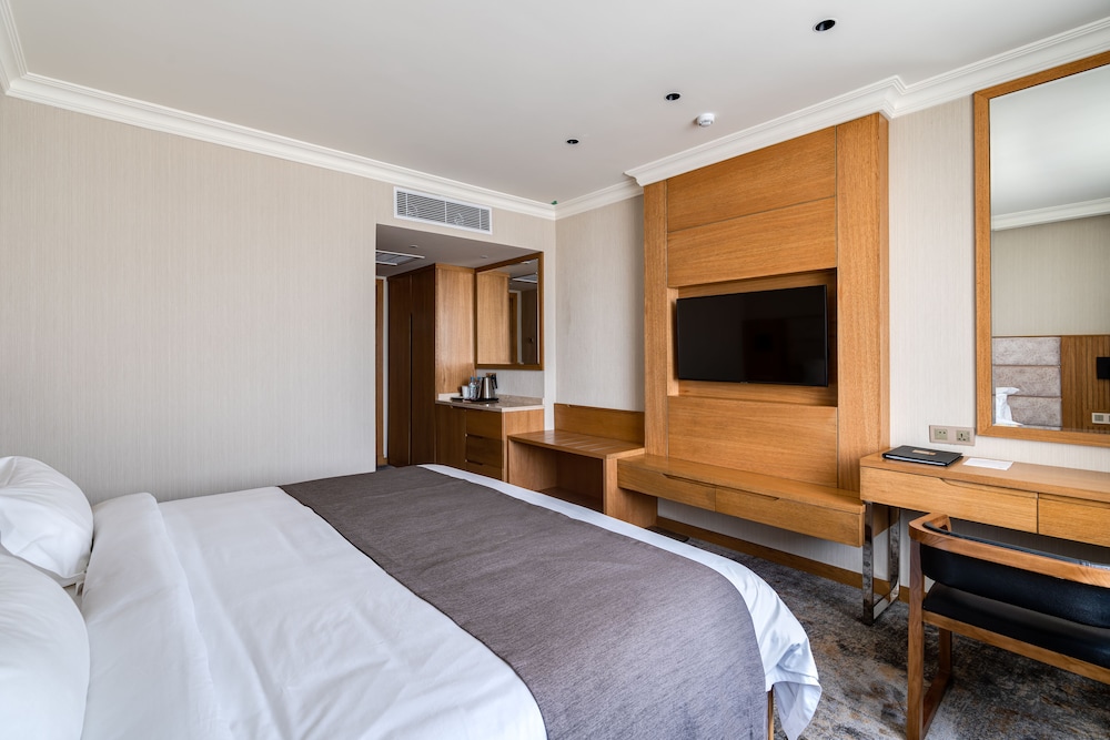 Junior Double Room
