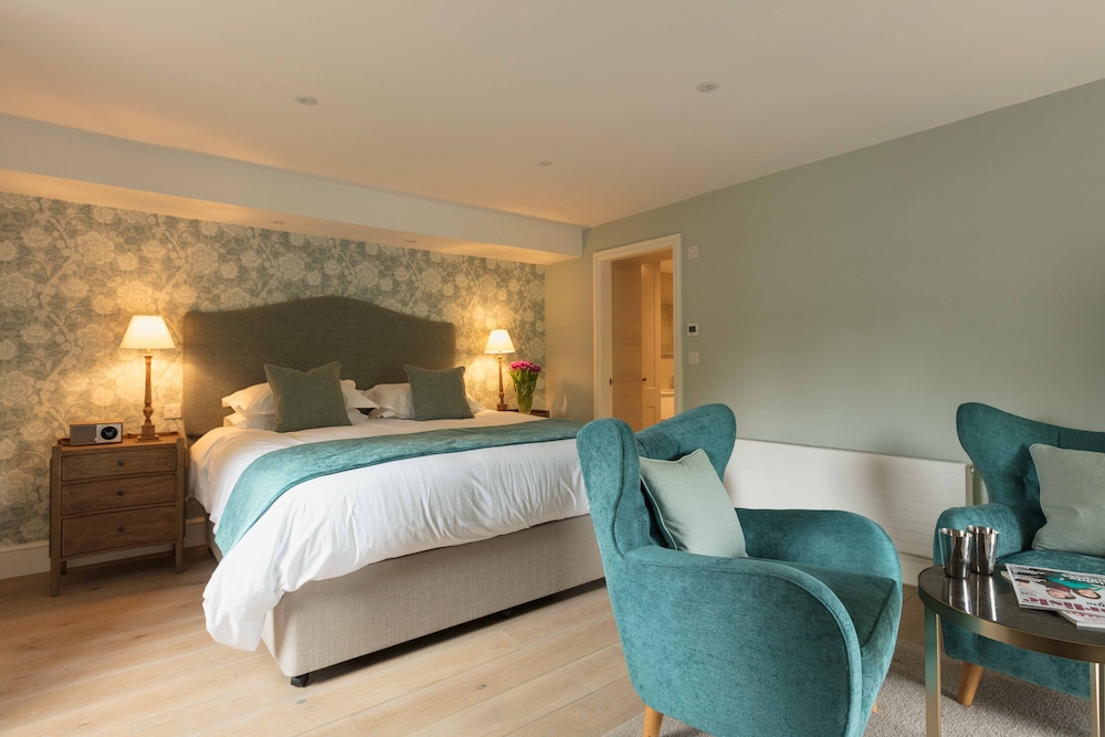 Deluxe Annex Suite