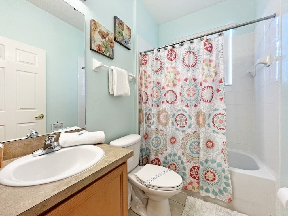 House, 4 Bedrooms photo 2
