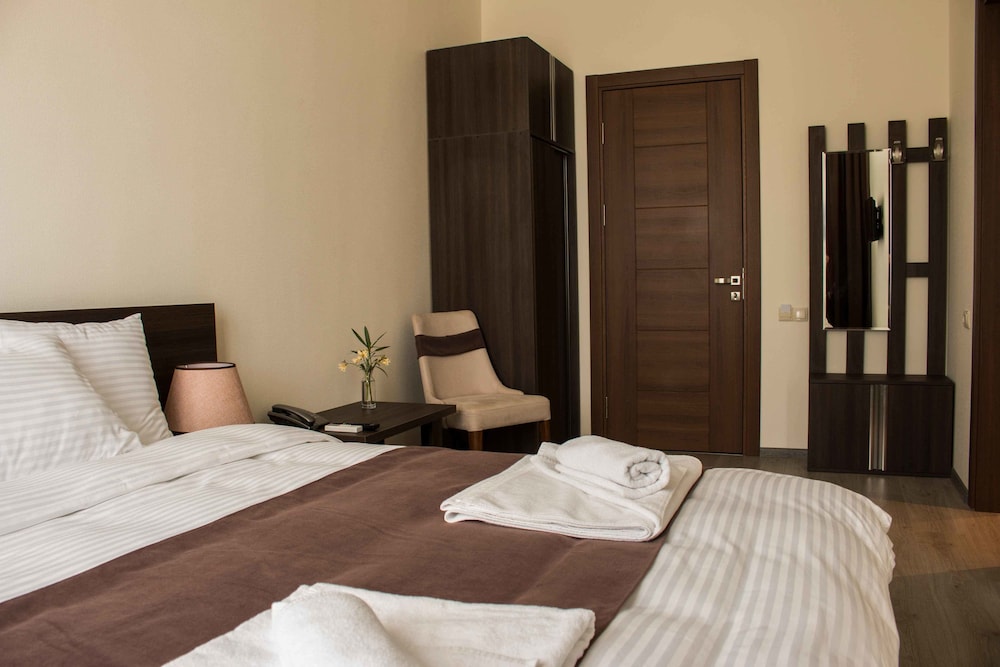 Standard Triple Room photo 3
