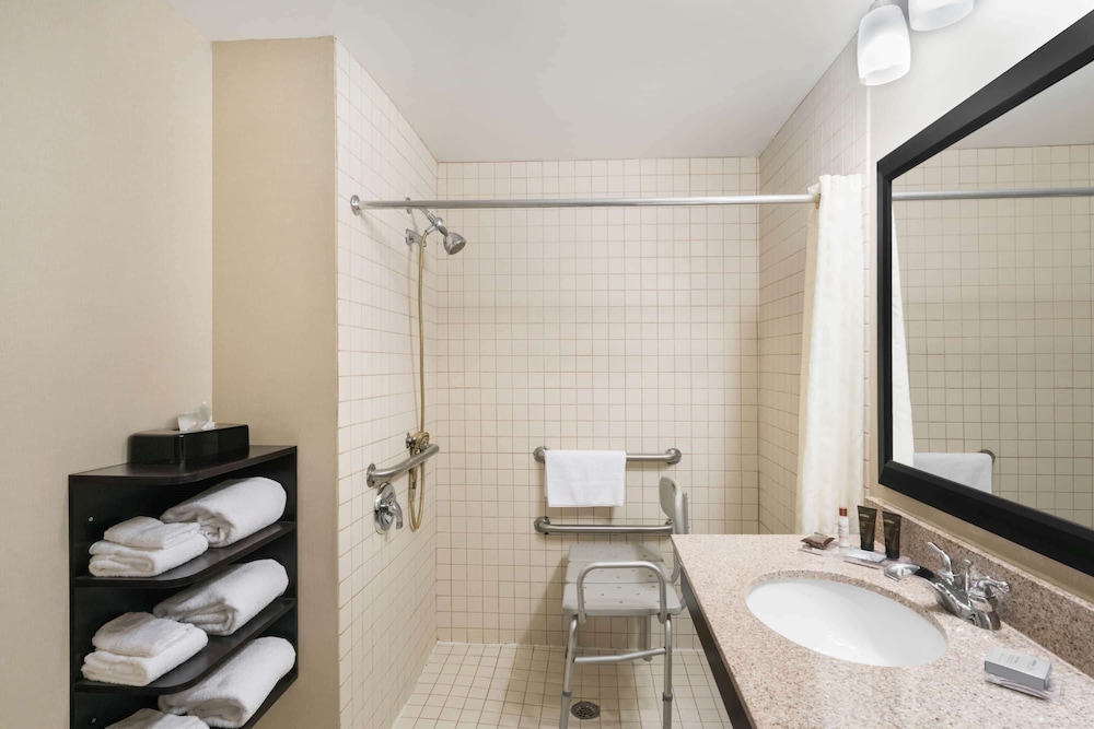 Room, Accessible - Photo 2
