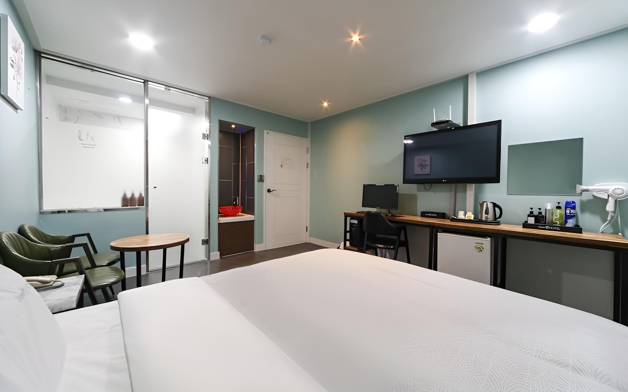Room (Deluxe Double (Additional charge for ) - Photo 2