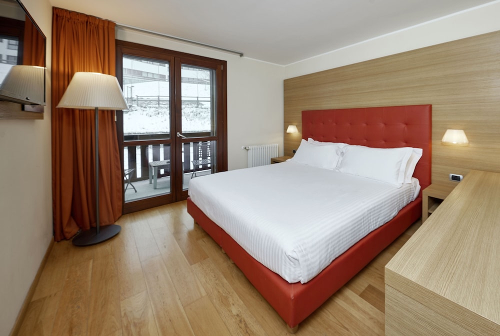 Standard Double or Twin Room, Balcony photo 1