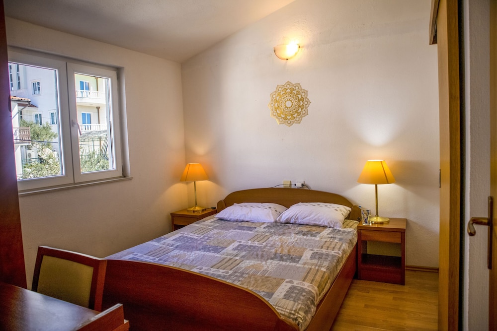 Apartment (A5)