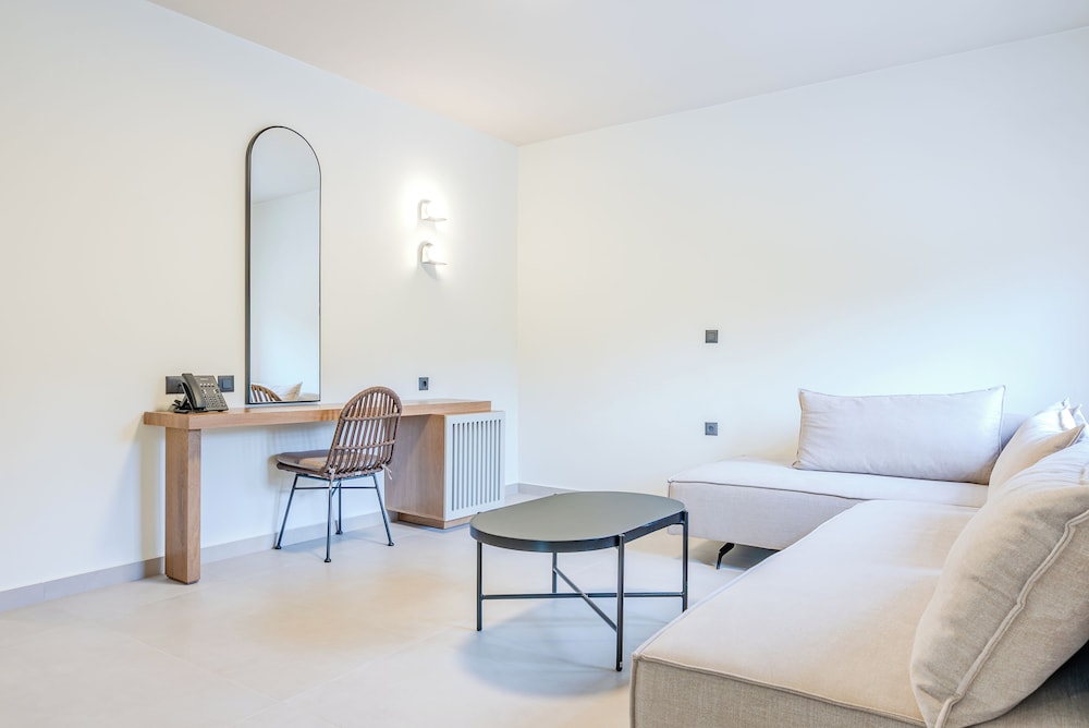 Premium One bedroom Suite with sea view - Photo 17