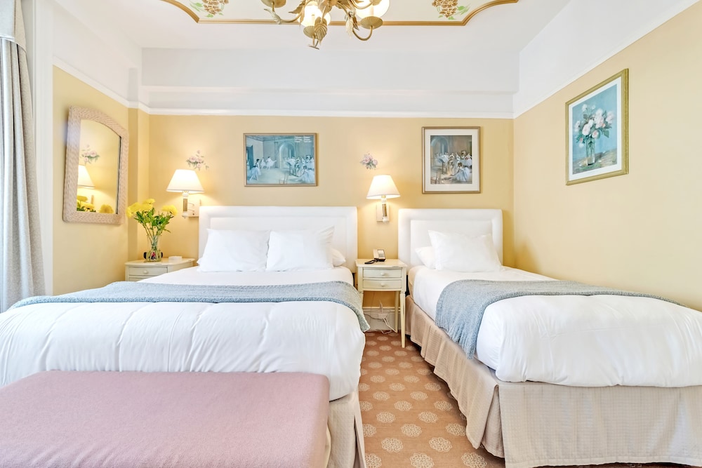 Room - Photo 2
