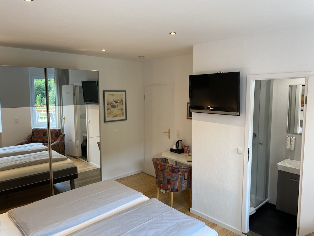 Classic Double Room, Ensuite photo 1