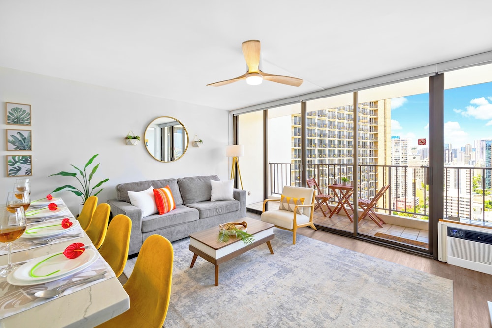 High Floor Ocean View Condo w/ 2 Beds and Parking: Design Apartment, 1 Bedroom, Balcony, Partial Ocean View (0094) photo